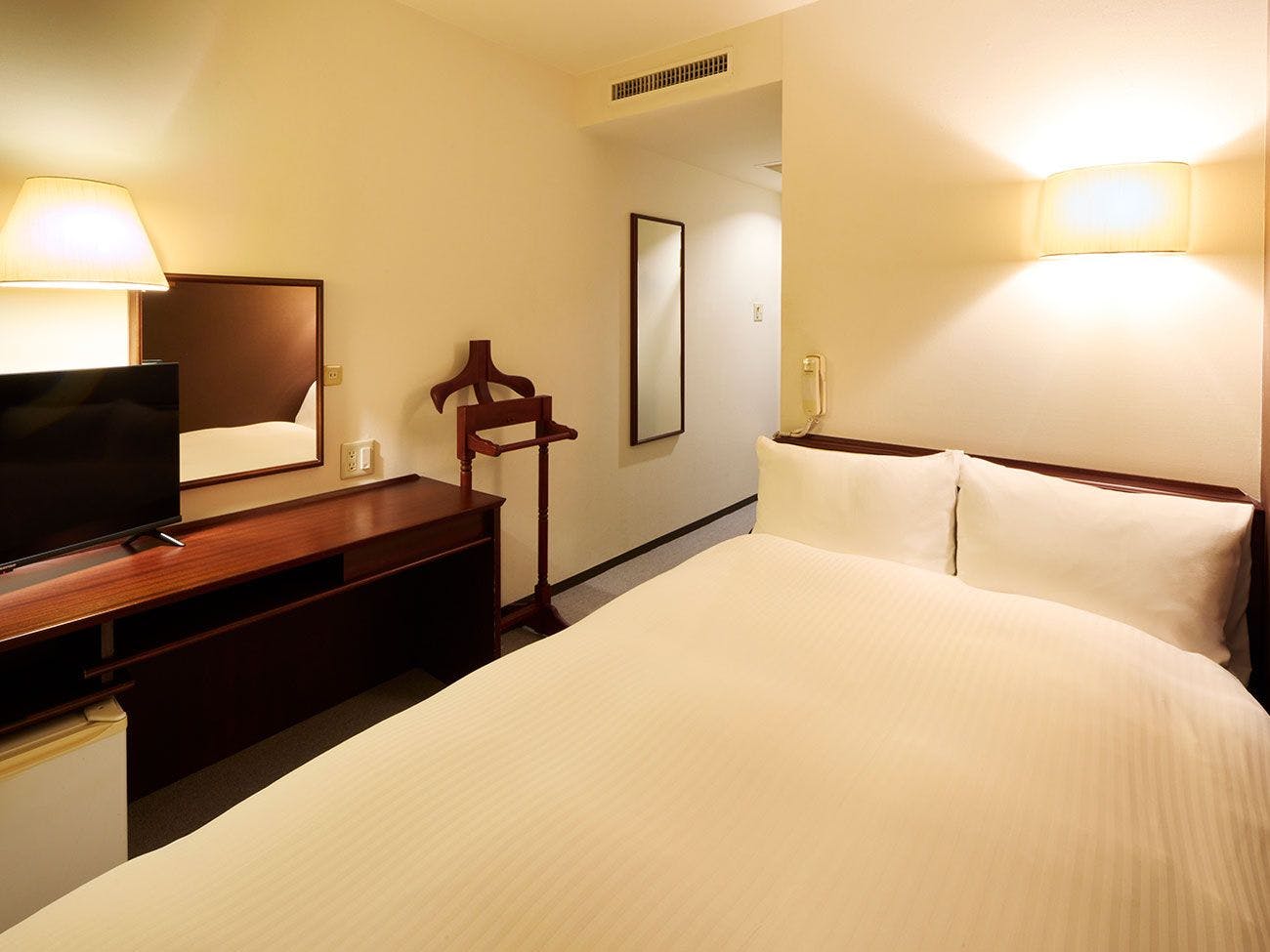 Kamar Standar Semi Double