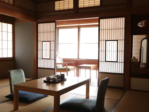 다다미 8조/2~4명(대나무)