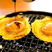 หอยเชลล์ย่างร้อนๆ