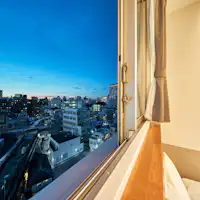 เดินประมาณ 3 นาทีถึงถนนโคคุไซ