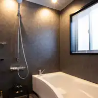 Bak mandi dalam ruangan