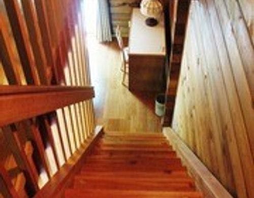 コテージA棟メゾネットの階段