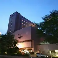 Hiroshima Garden Palace ในยามค่ำคืน