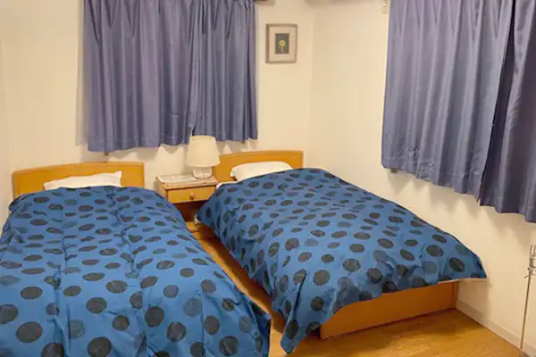 ・ห้องพักแบบเตียงคู่ทั้งหมดอยู่ที่ชั้น 2