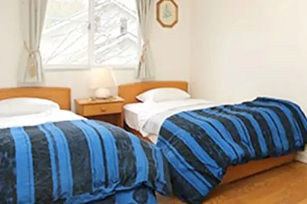 ห้องพักเตียงคู่พร้อมเตียงเดี่ยว 2 เตียง