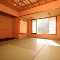 노천탕이 있는 준특별실 '마루야마'의 옆방은 10첩입니다.