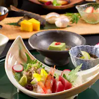 지역 재료 가득 - 창작 가이세키 '아마기고에'