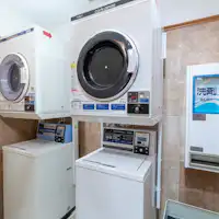 ร้านซักผ้าหยอดเหรียญ