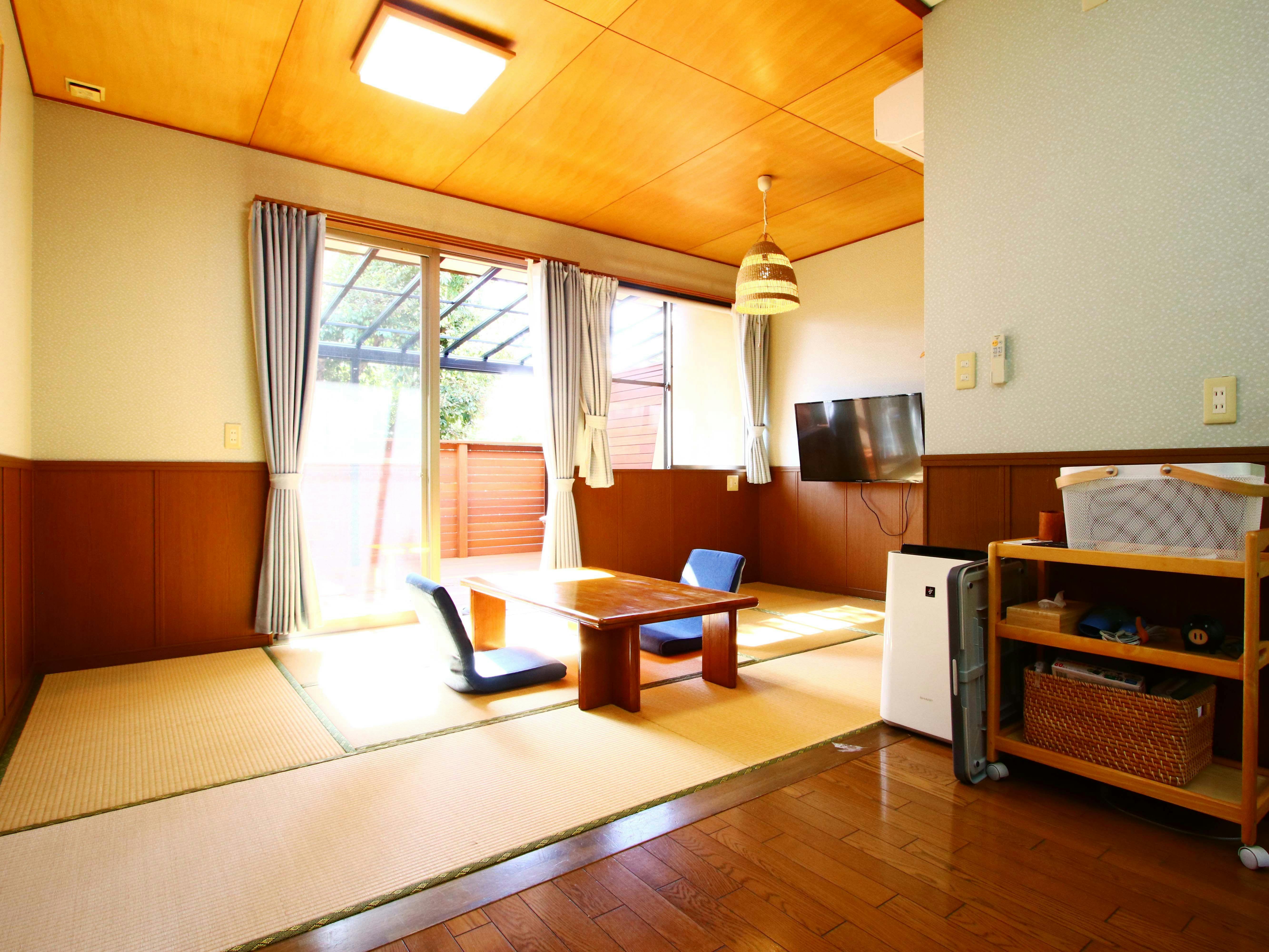 Sunny's Pawprints: Pet-Friendly Onsen Inn