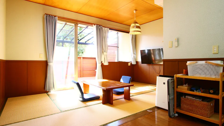 Sunny's Pawprints: Pet-Friendly Onsen Inn