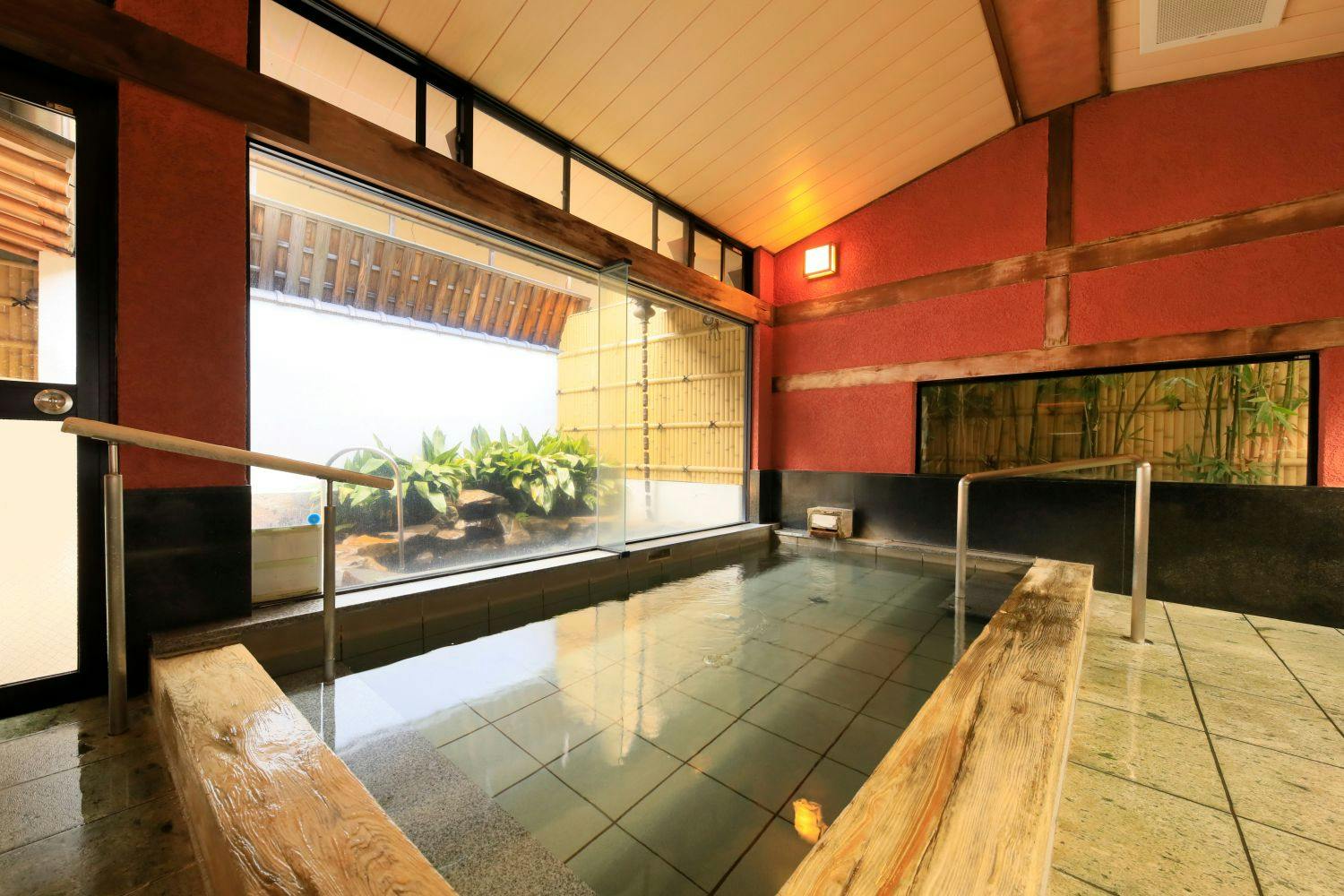 천녀의 유 (여탕)｜고야마키로 만든 대형 목욕탕.