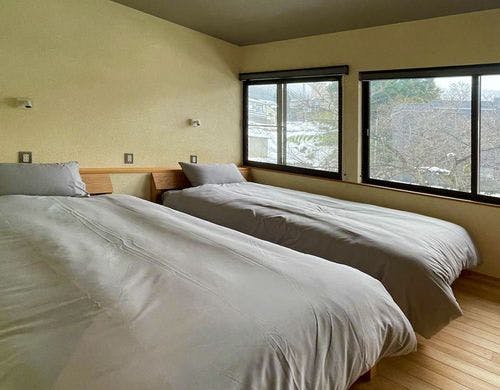 オークのシングルベッド