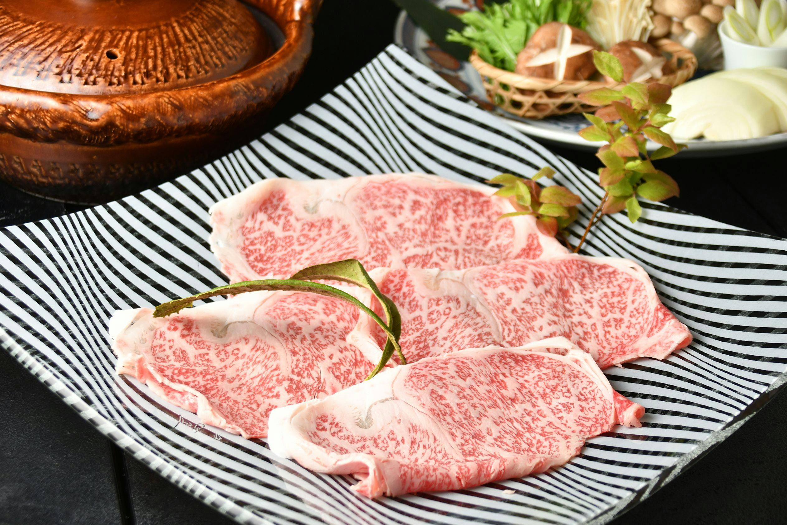 Daging dan sayuran disediakan untuk 2 porsi.