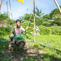 ยินดีต้อนรับเด็ก ๆ พร้อมชิงช้าที่เจ้าของทำเอง