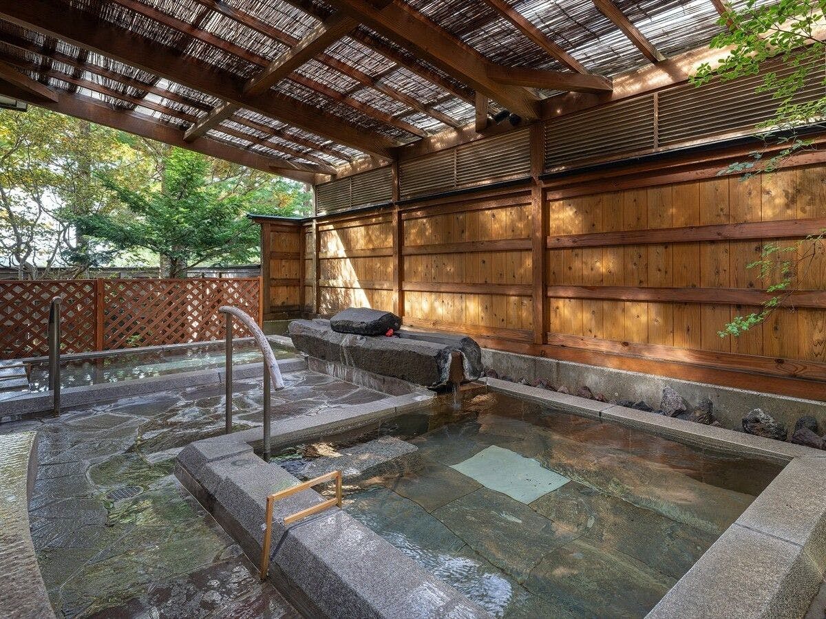 บ่อน้ำพุร้อนกลางแจ้ง