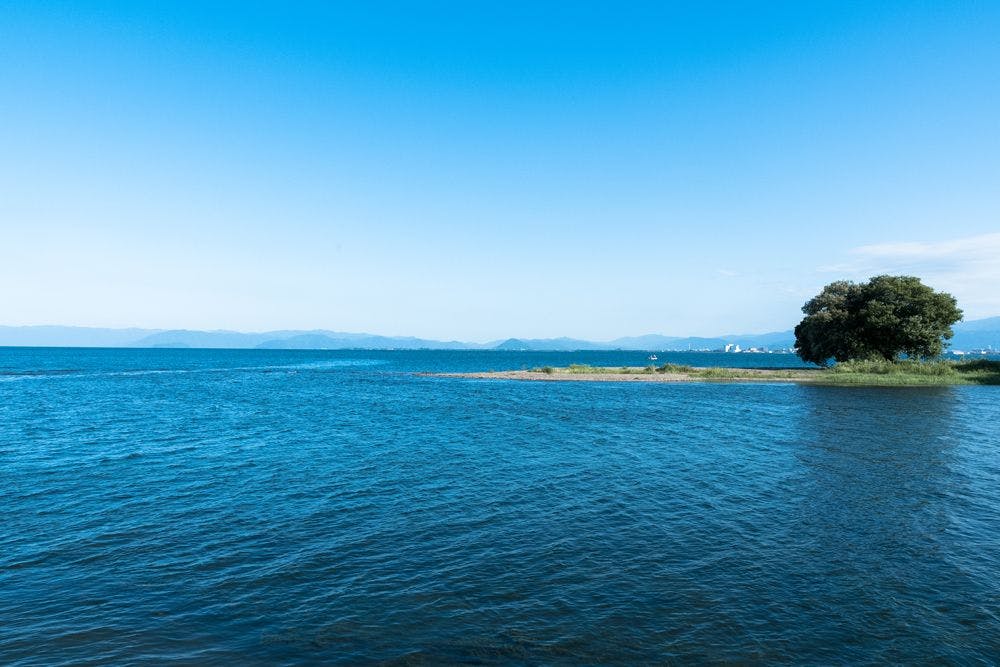 ทิวทัศน์ทะเลสาบบิวะ