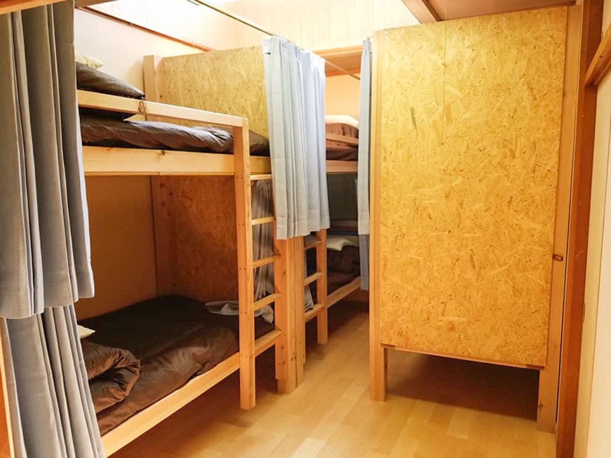 *หอพักสำหรับผู้หญิงเท่านั้น