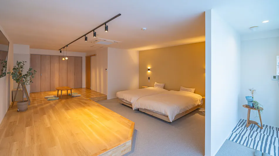 Renovation Hotel GOBO