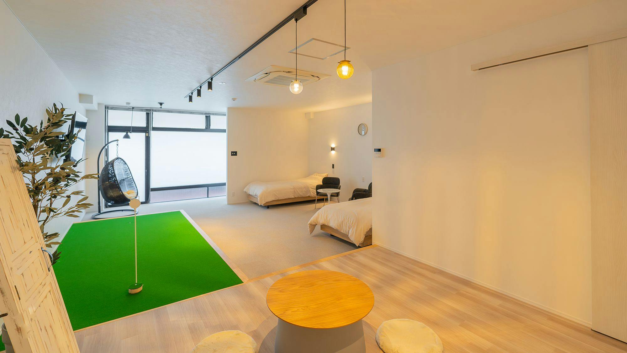 Renovation Hotel GOBO