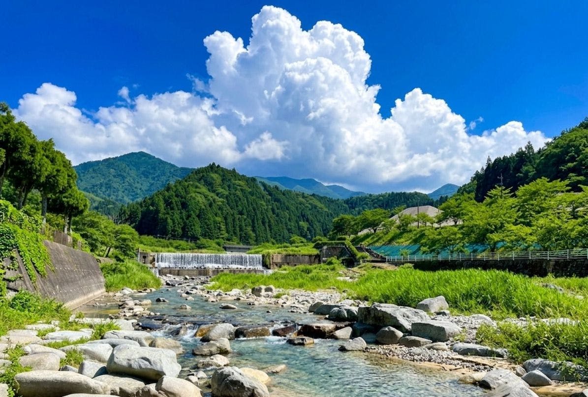 Sungai Yubune yang mengalir tepat di depan Anda