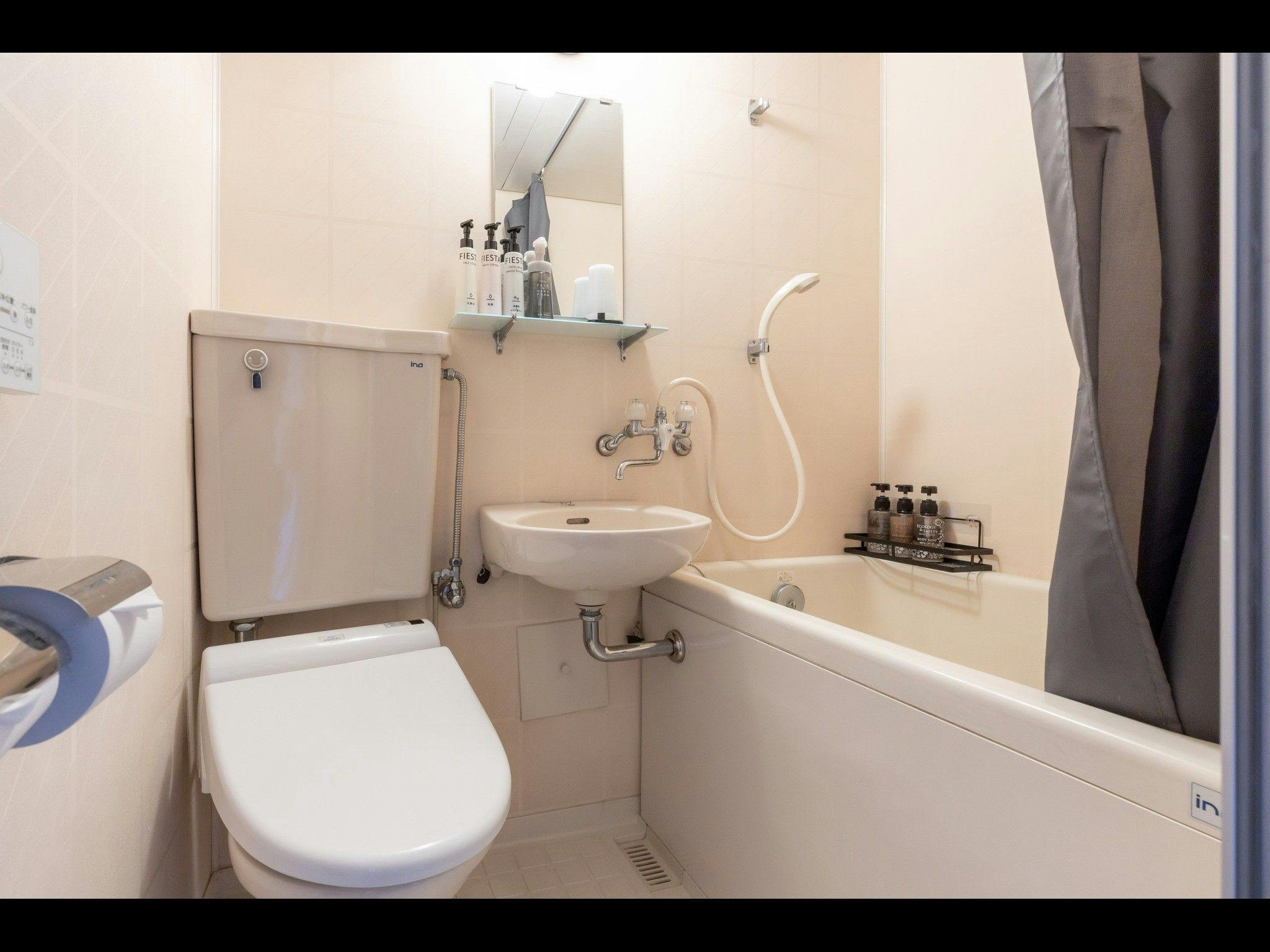 ห้องน้ำ/ห้องอาบน้ำแบบยูนิตในห้องสไตล์ญี่ปุ่น