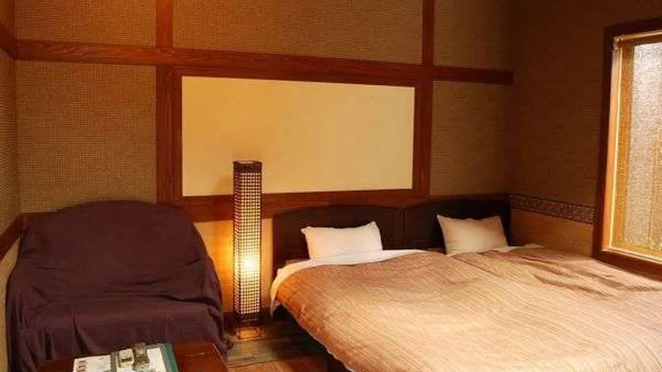Berza Cat: Private Onsen with 5 Saunas, All-You-Can-Eat & Drink Pork Shabu and Alcohol