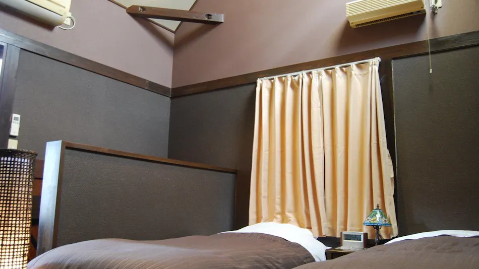 Berza Cat: Private Onsen with 5 Saunas, All-You-Can-Eat & Drink Pork Shabu and Alcohol