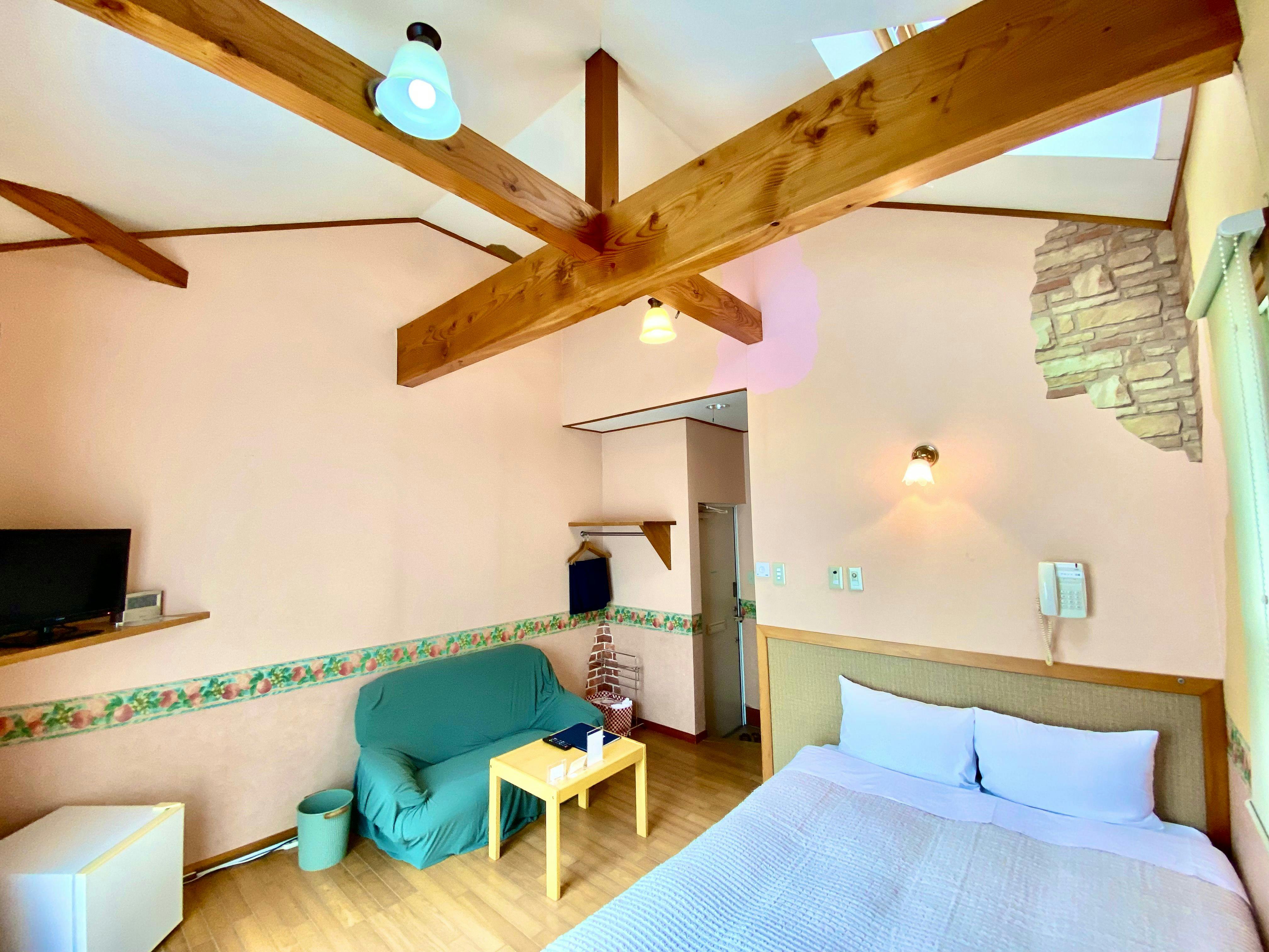 Berza Cat: Private Onsen with 5 Saunas, All-You-Can-Eat & Drink Pork Shabu and Alcohol