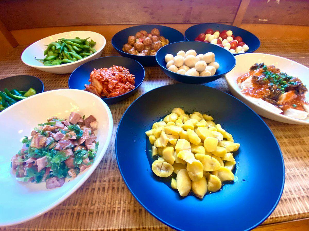 Berza Cat: Private Onsen with 5 Saunas, All-You-Can-Eat & Drink Pork Shabu and Alcohol