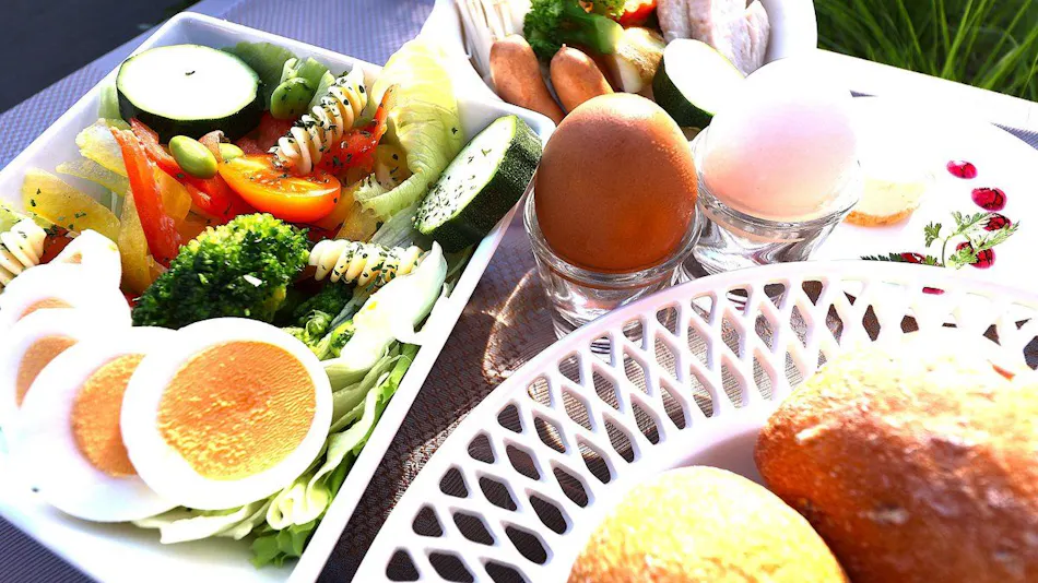 Berza Cat: Private Onsen with 5 Saunas, All-You-Can-Eat & Drink Pork Shabu and Alcohol