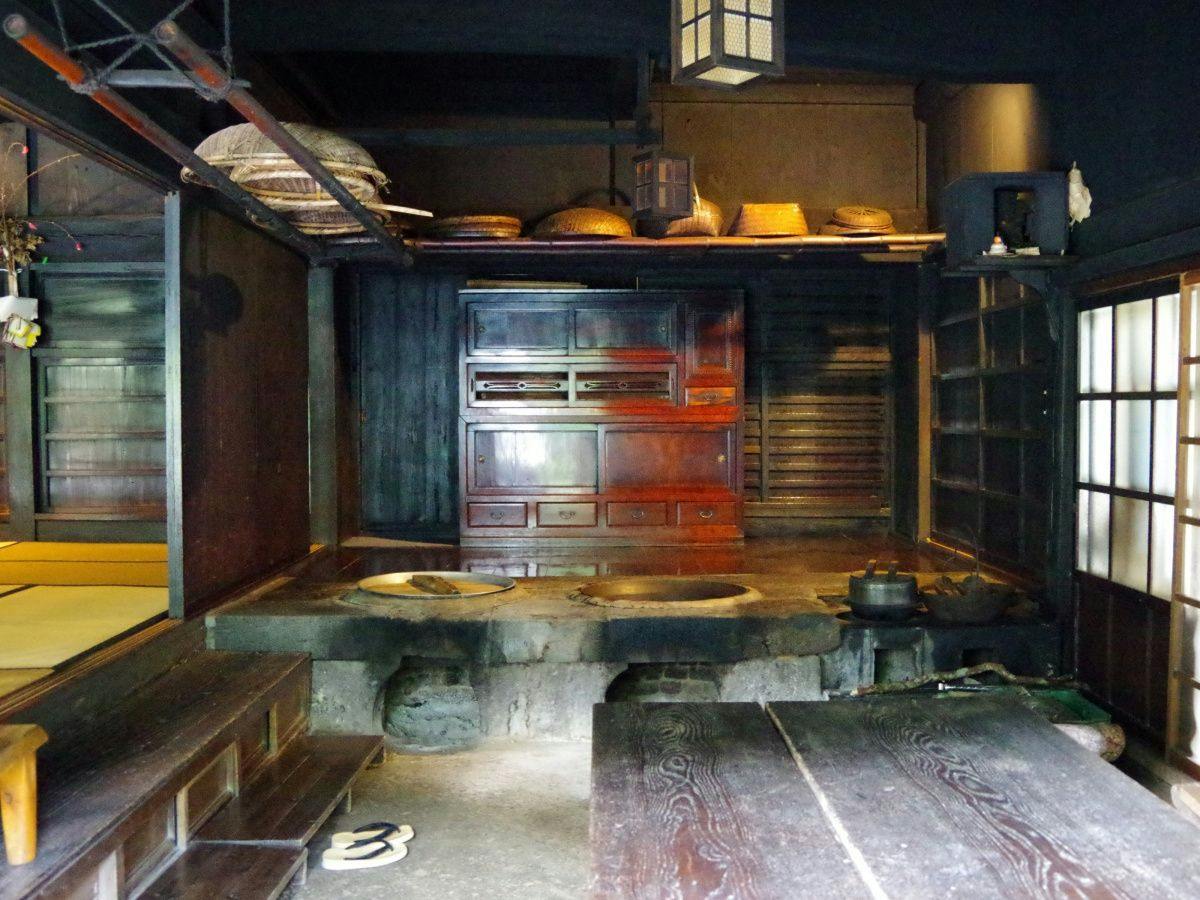 Tsurutomi Residence
