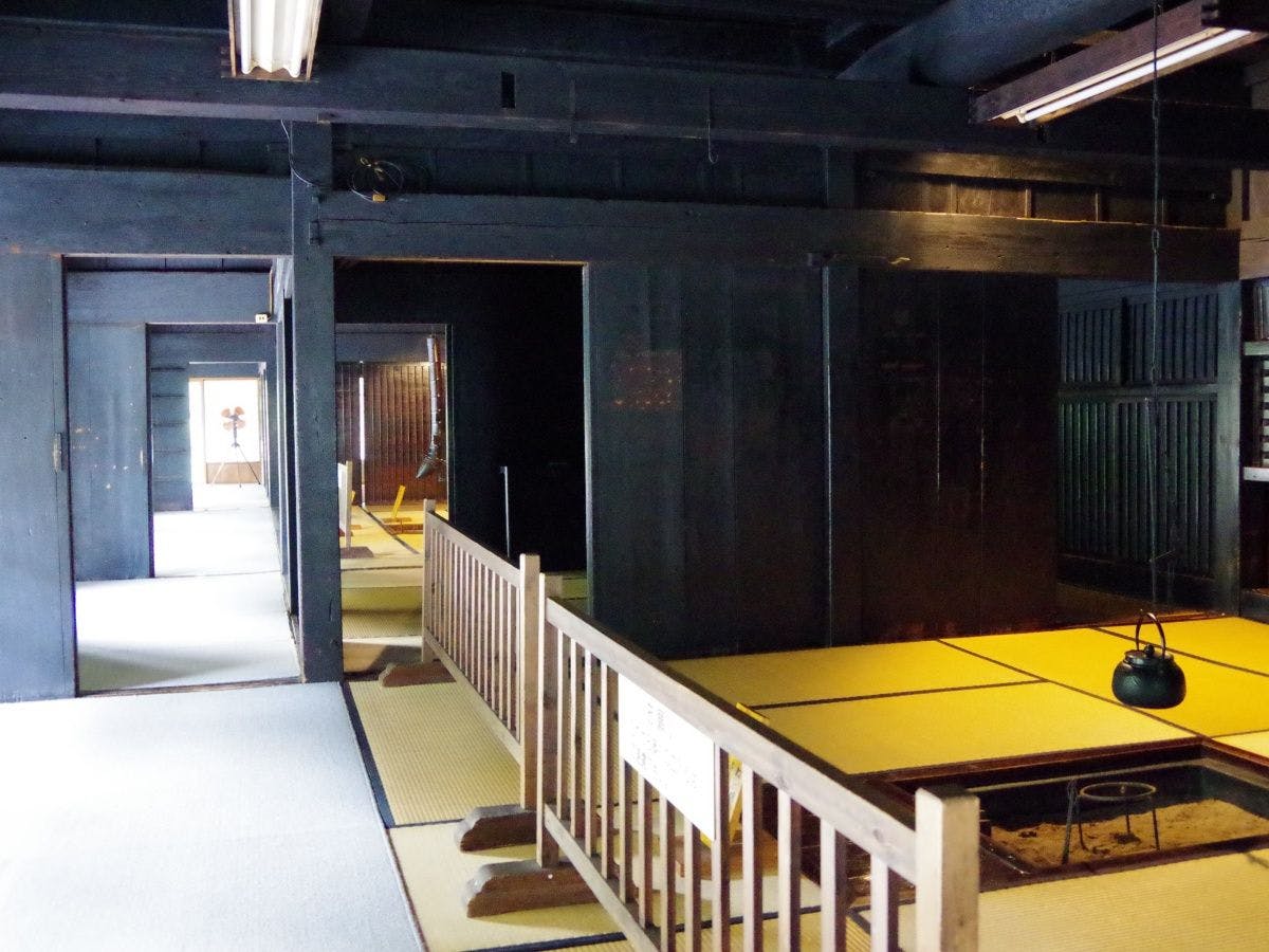 *【ภายในอาคาร】