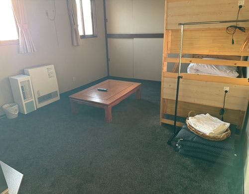 和室10畳（２段ベッド・布団）