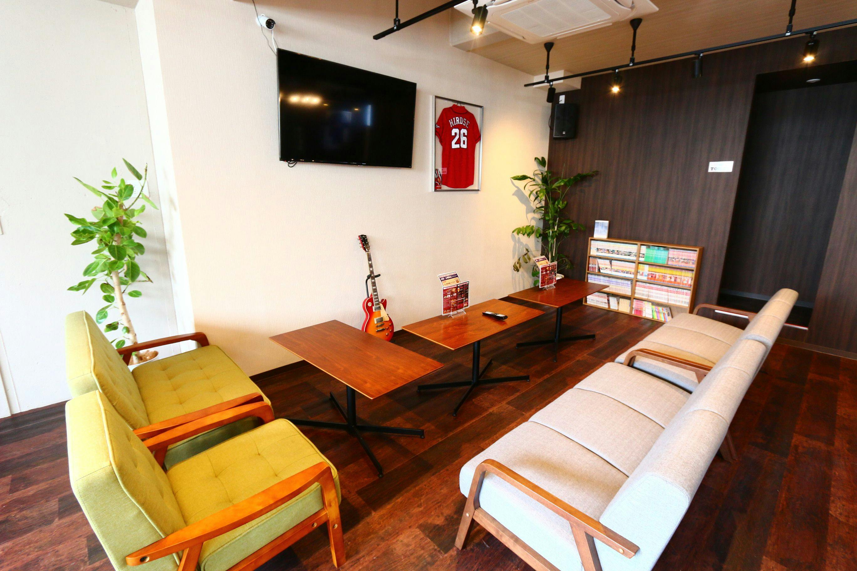 RED HELMET House & Sports Cafe Bar Hiroshima