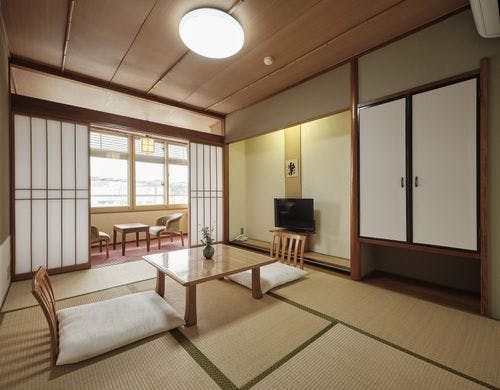 【禁煙】6畳 和室 海側（一例、304号室）