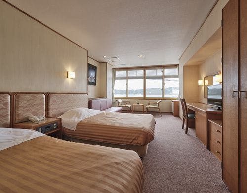 【禁煙】洋室 海側（一例、306号室）