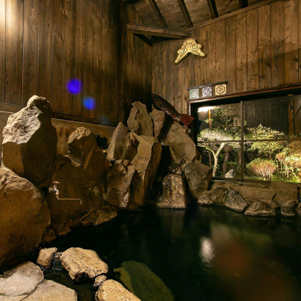Yufuin Lamp Inn: A Japanese Modern Hot Spring Ryokan