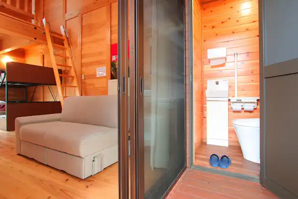 คอทเทจที่กว้างขวางและผ่อนคลาย (Aira, Yamazaki)