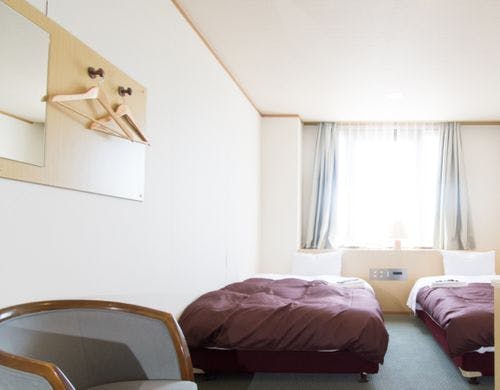 ツインルームＢ【スタンダード】デスク回り