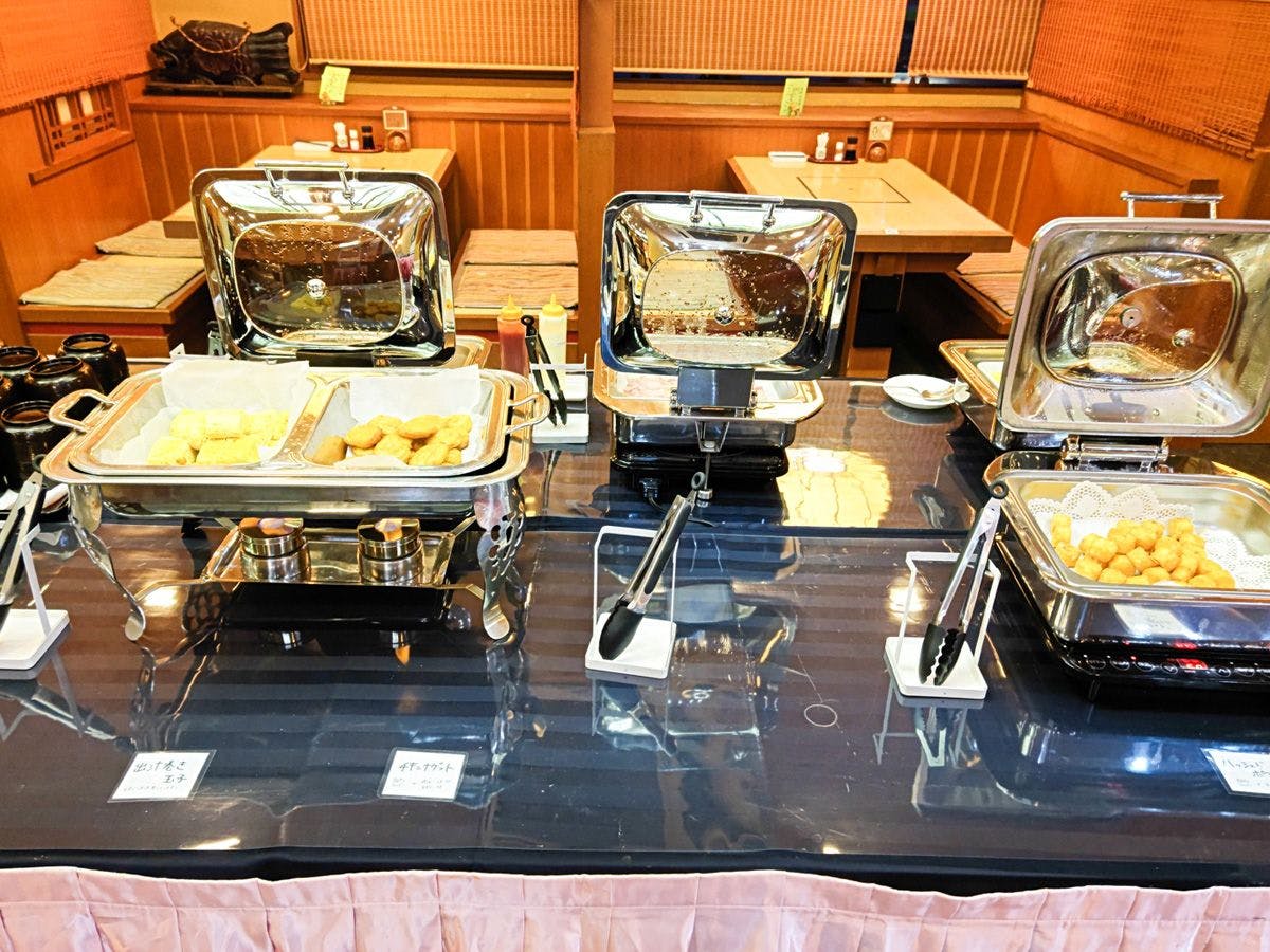 บุฟเฟ่ต์อาหารเช้าฟรี