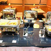 บุฟเฟ่ต์อาหารเช้าฟรี