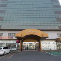 ทางเข้าอาคารพิธี