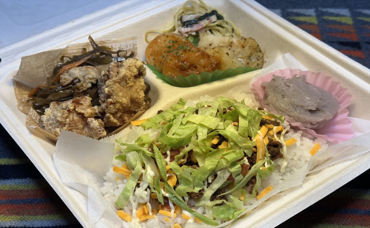 แผนอาหารเย็นจากร้านข้าวกล่องยอดนิยมในท้องถิ่น