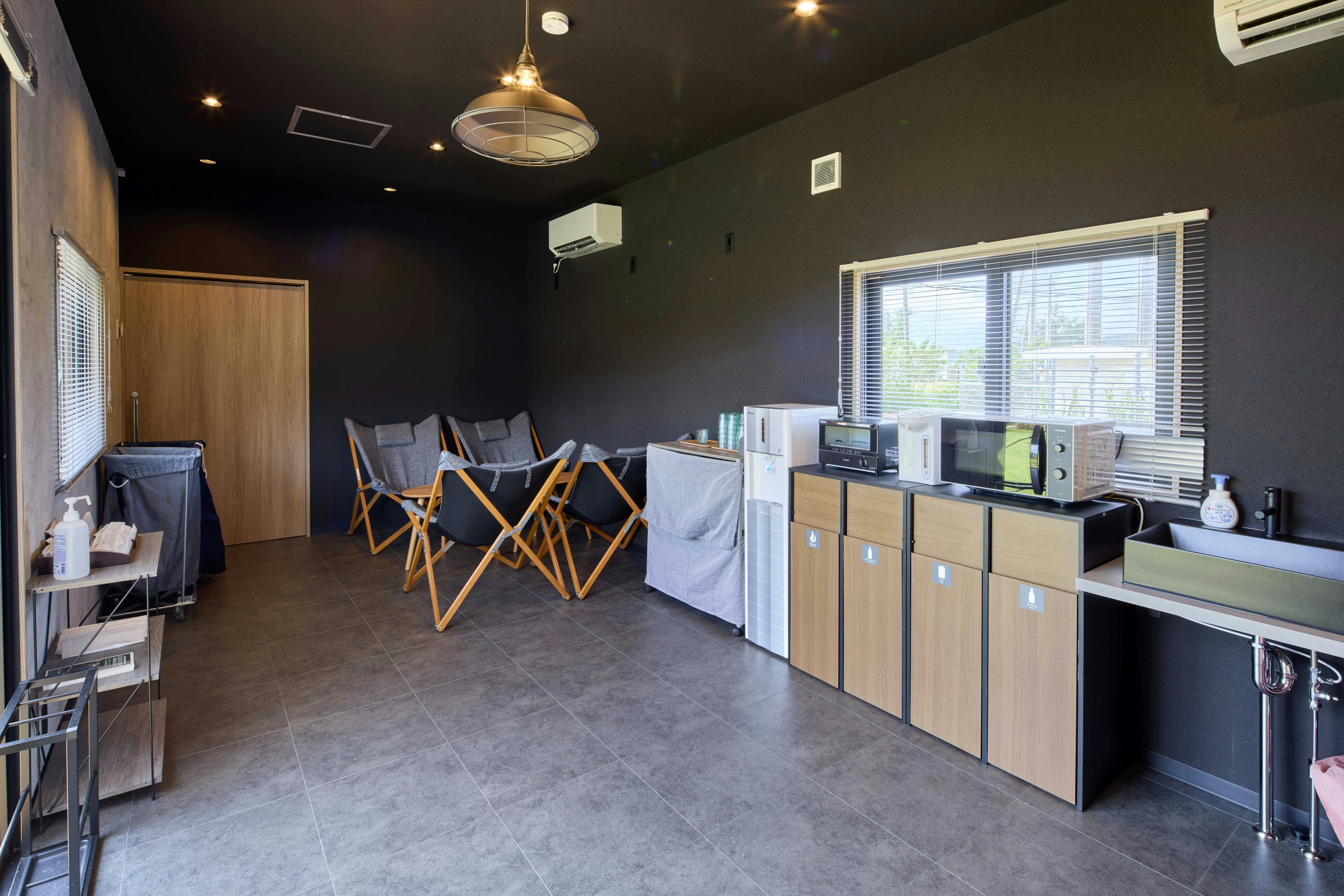 พื้นที่ส่วนกลางภายในล็อบบี้ (พื้นที่ใช้งานฟรีตลอด 24 ชั่วโมง)