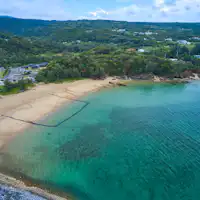 โรงแรมด้านนอกจากฝั่งชายฝั่งตะวันตกของจังหวัดโอกินาว่า