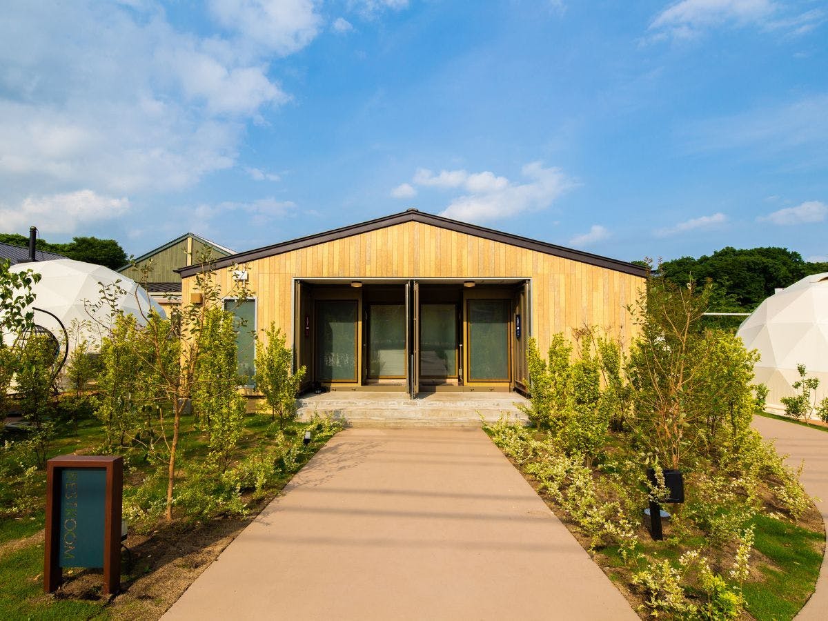 ห้องน้ำ ห้องอาบน้ำ และห้องแต่งหน้าครบครัน