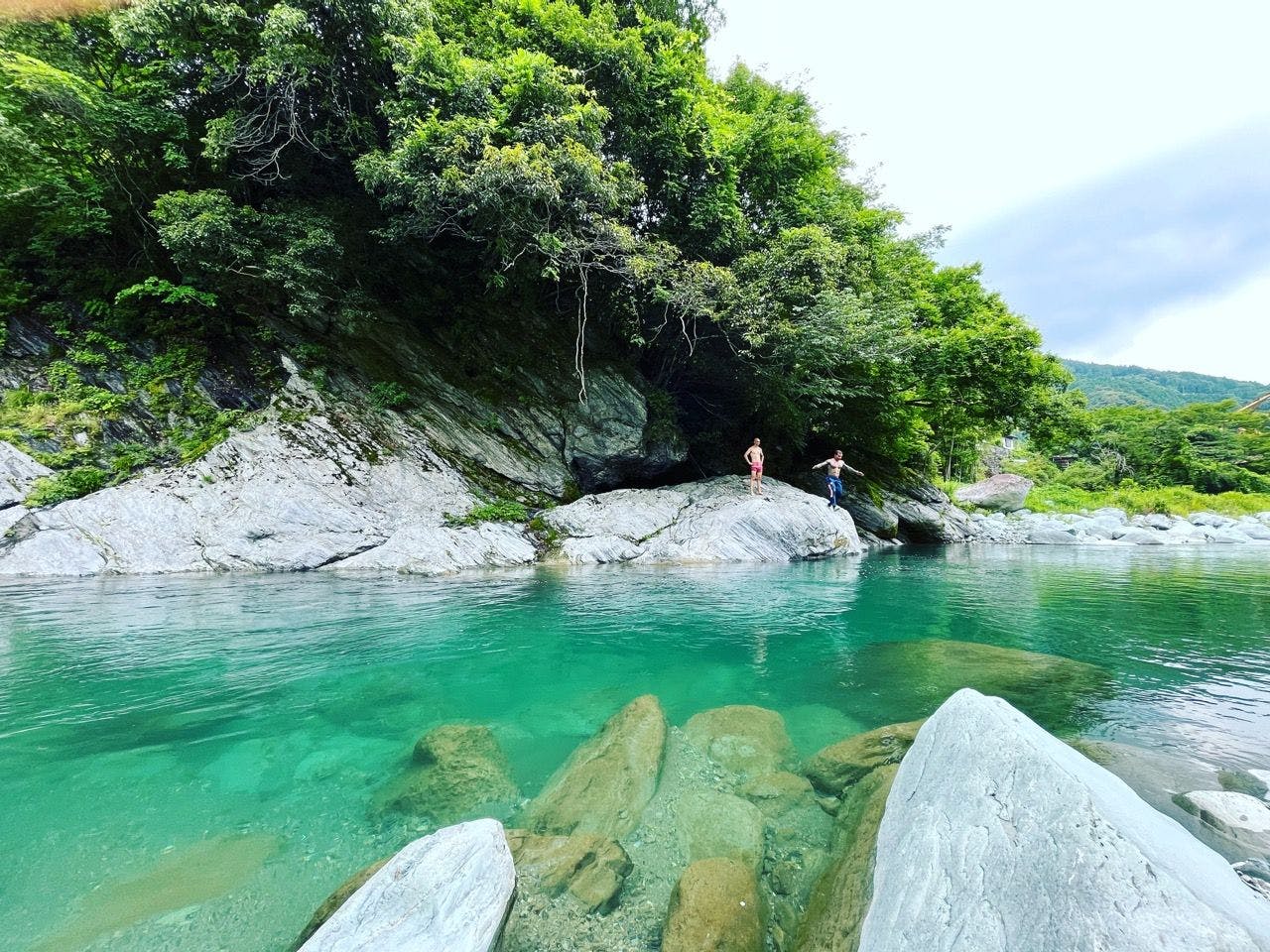 พื้นที่ส่วนตัวสำหรับเล่นน้ำในแม่น้ำ