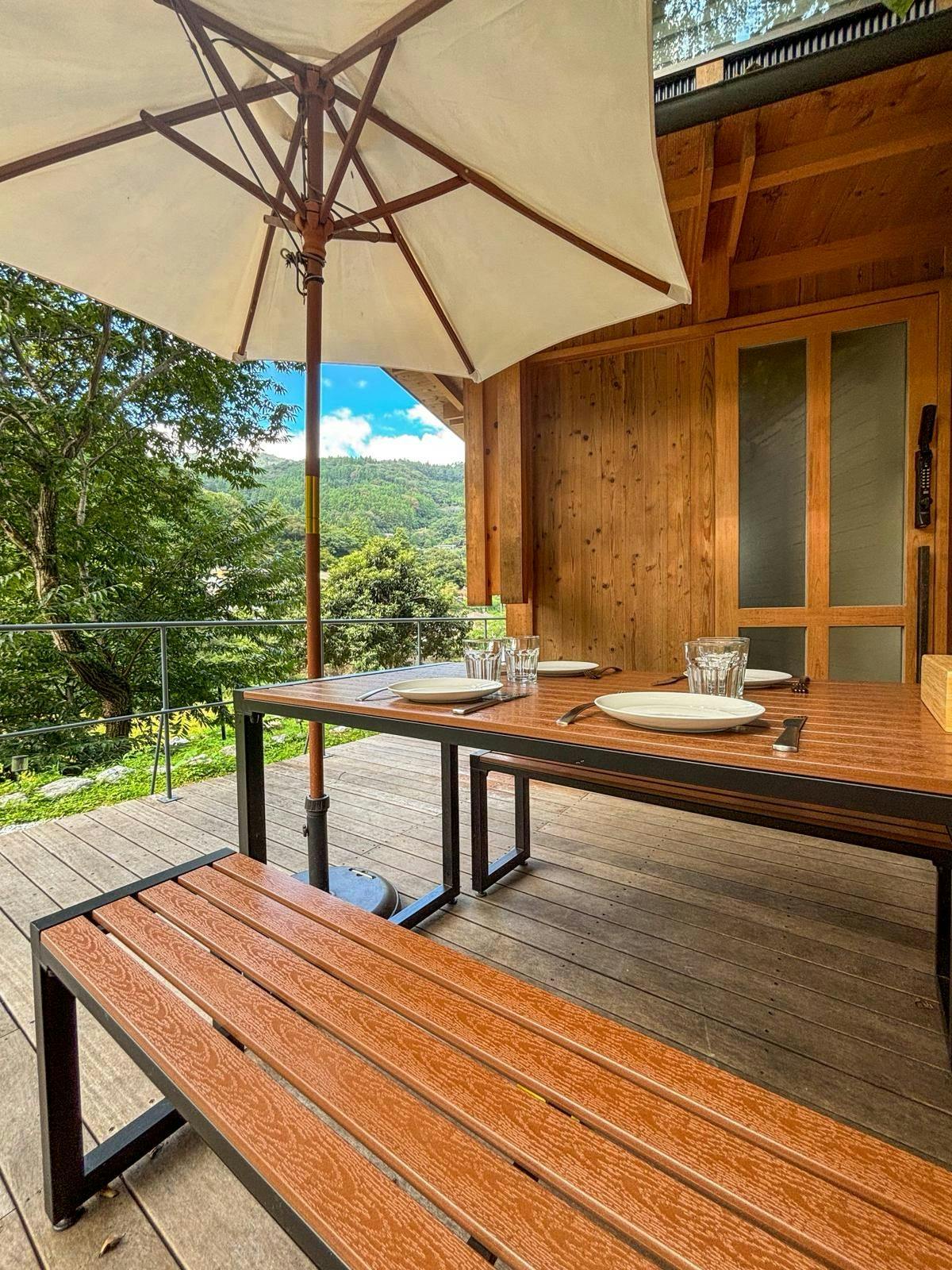 คุณสามารถเพลิดเพลินกับบาร์บีคิวบนดาดฟ้าของที่พักแบบเหมาหลังได้