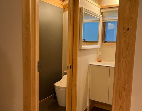 古い物件が苦手な方向け、新築のトイレ