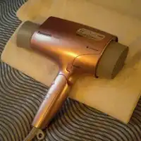 ไดร์เป่าผม NanoCare (ให้ยืม)